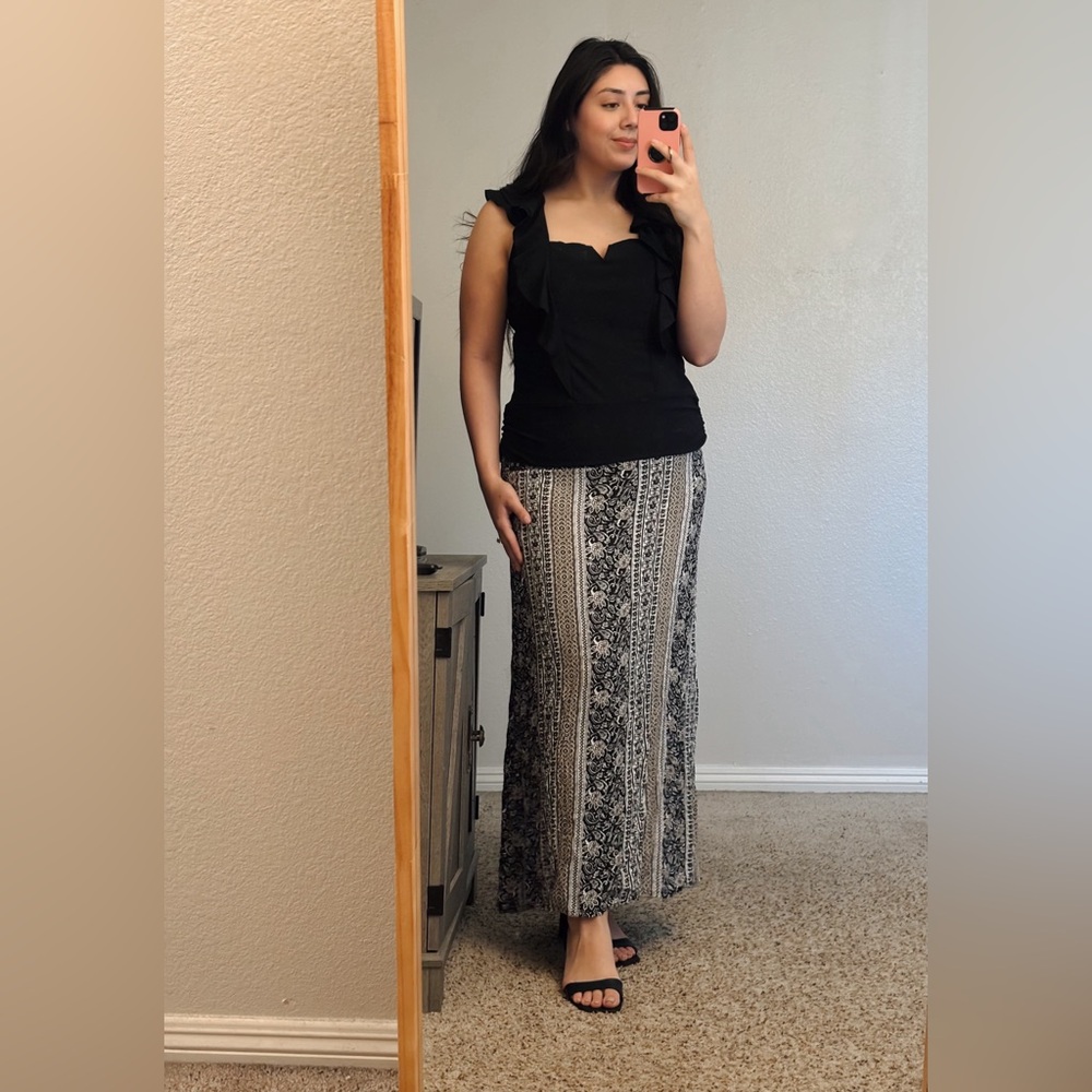 Long Skirt/Strapless Dress - Versatile & Stylish